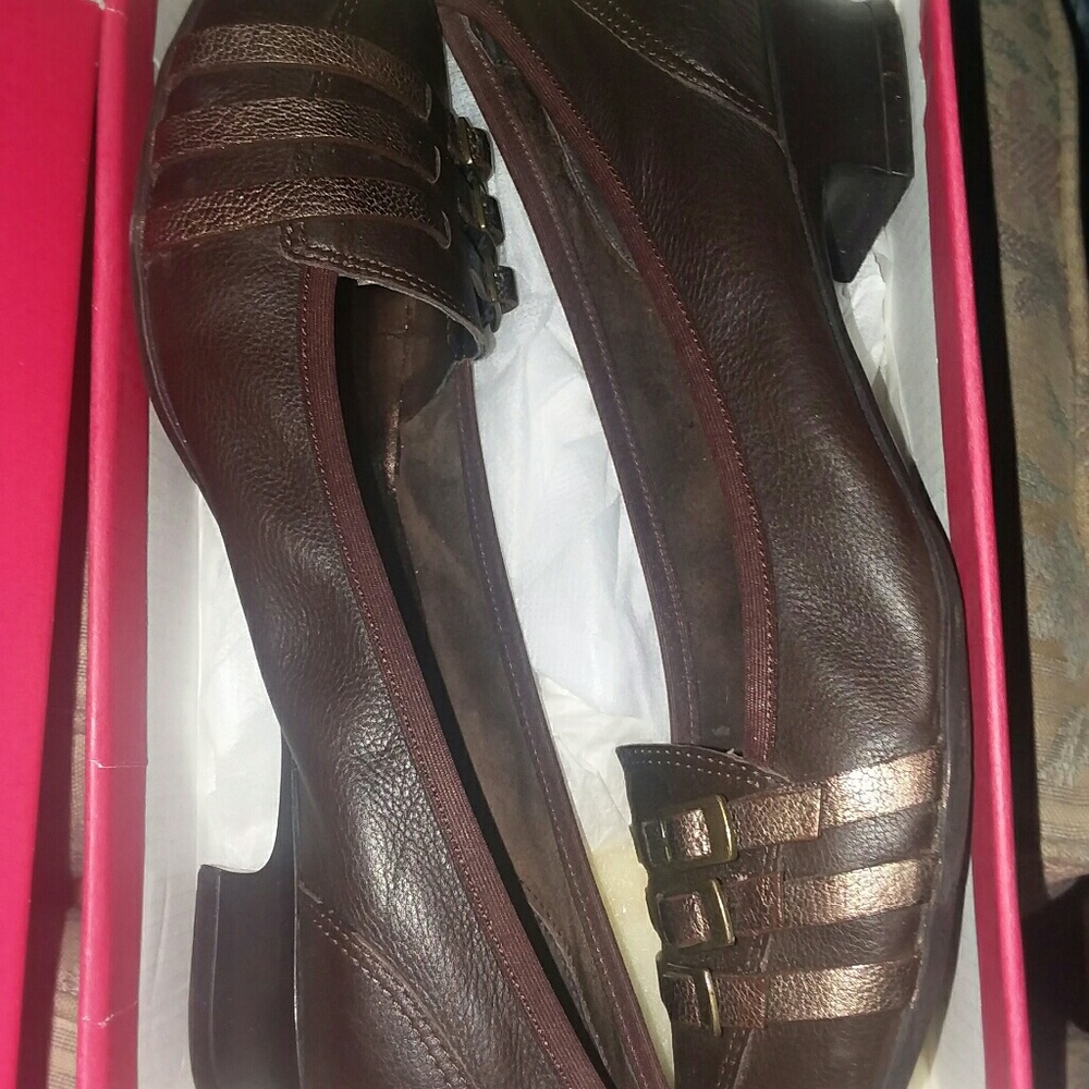 Shoes - Picture 8 of 8